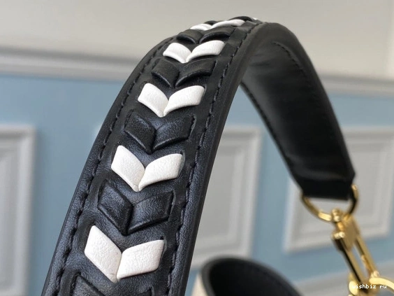 WIS VUITTON NÉONOÉ LOUIS 0217